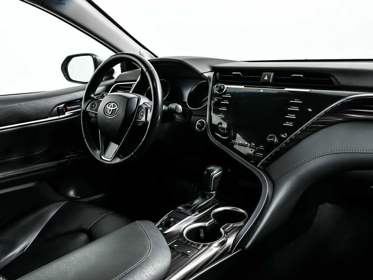 Toyota Camry 2019 года с пробегом. Фото: #8