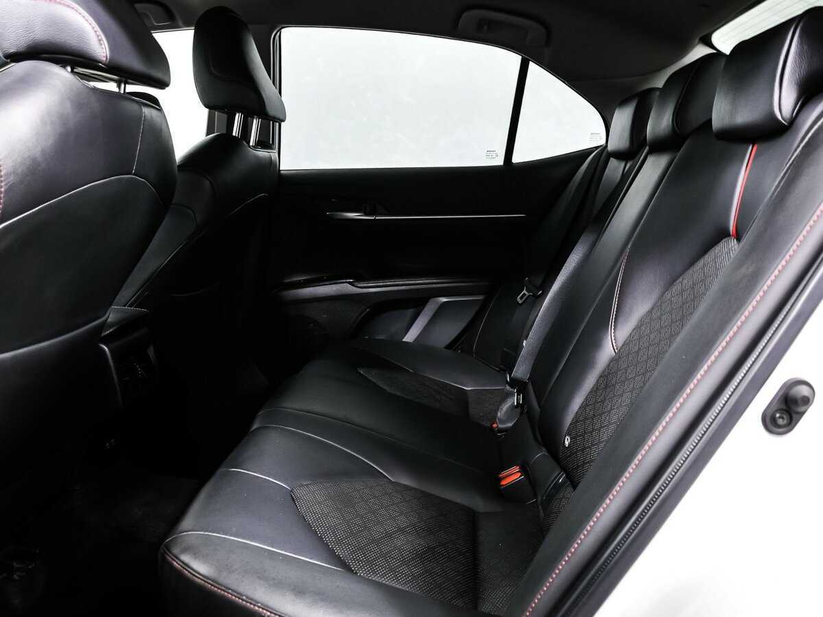Toyota Camry 2020 года с пробегом. Фото: #12