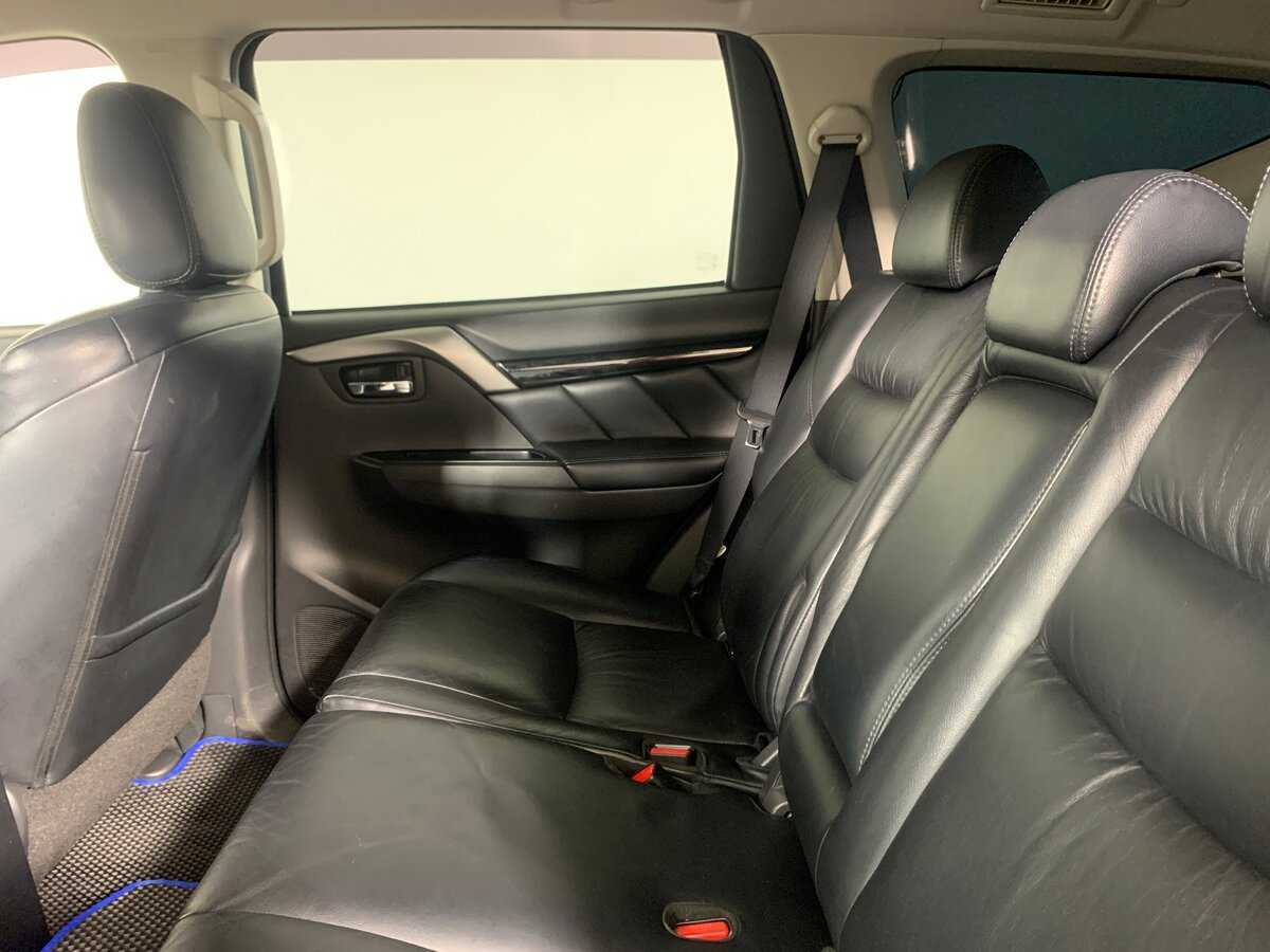 Mitsubishi Pajero Sport 2017 года с пробегом. Фото: #18