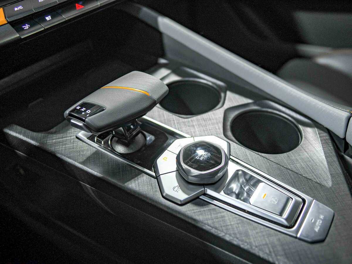 Changan UNI-V 2023 года с пробегом. Фото: #14