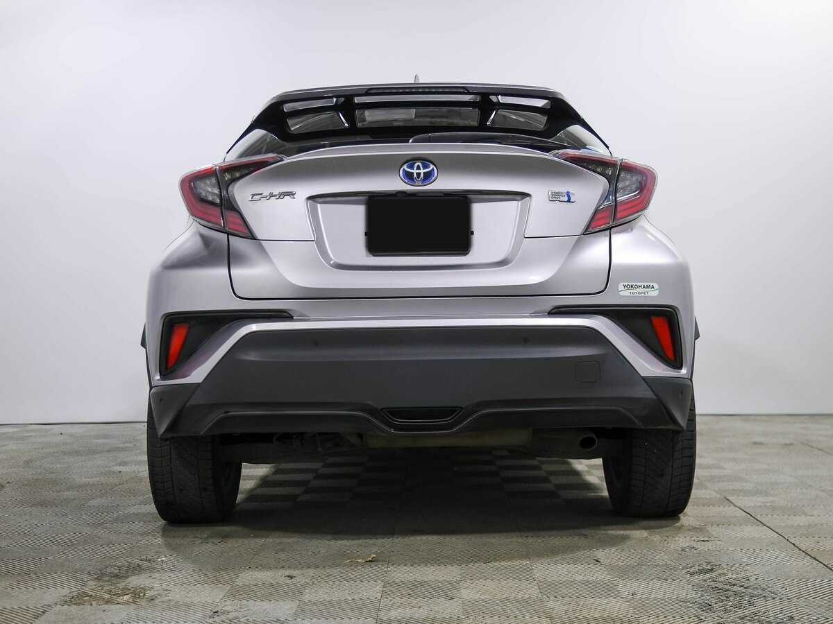 Toyota C-HR 2017 года с пробегом. Фото: #3