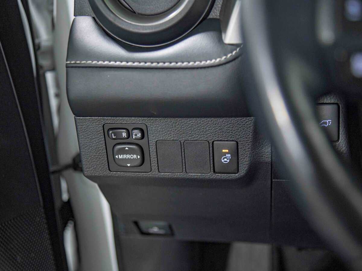 Toyota RAV4 2018 года с пробегом. Фото: #11