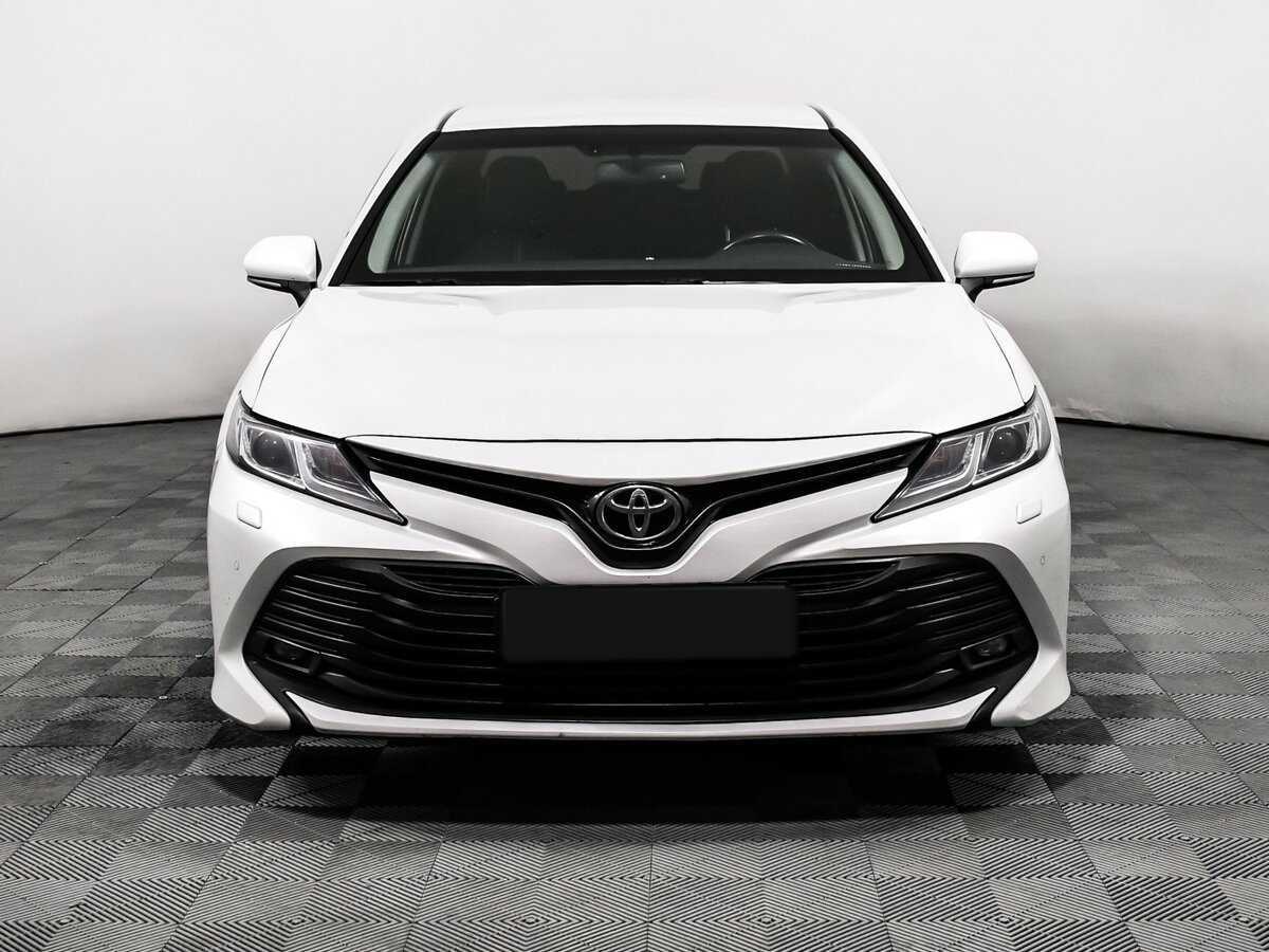 Toyota Camry 2018 года с пробегом. Фото: #1