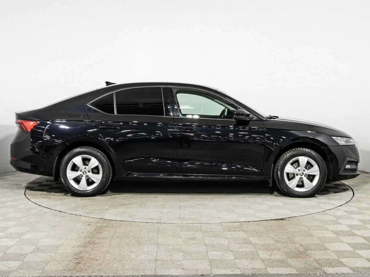 Skoda Octavia 2021 года с пробегом. Фото: #3