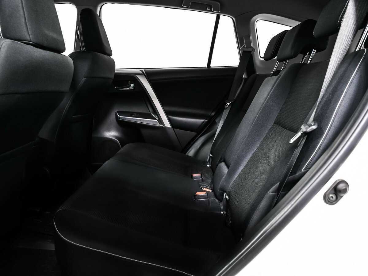 Toyota RAV4 2016 года с пробегом. Фото: #12