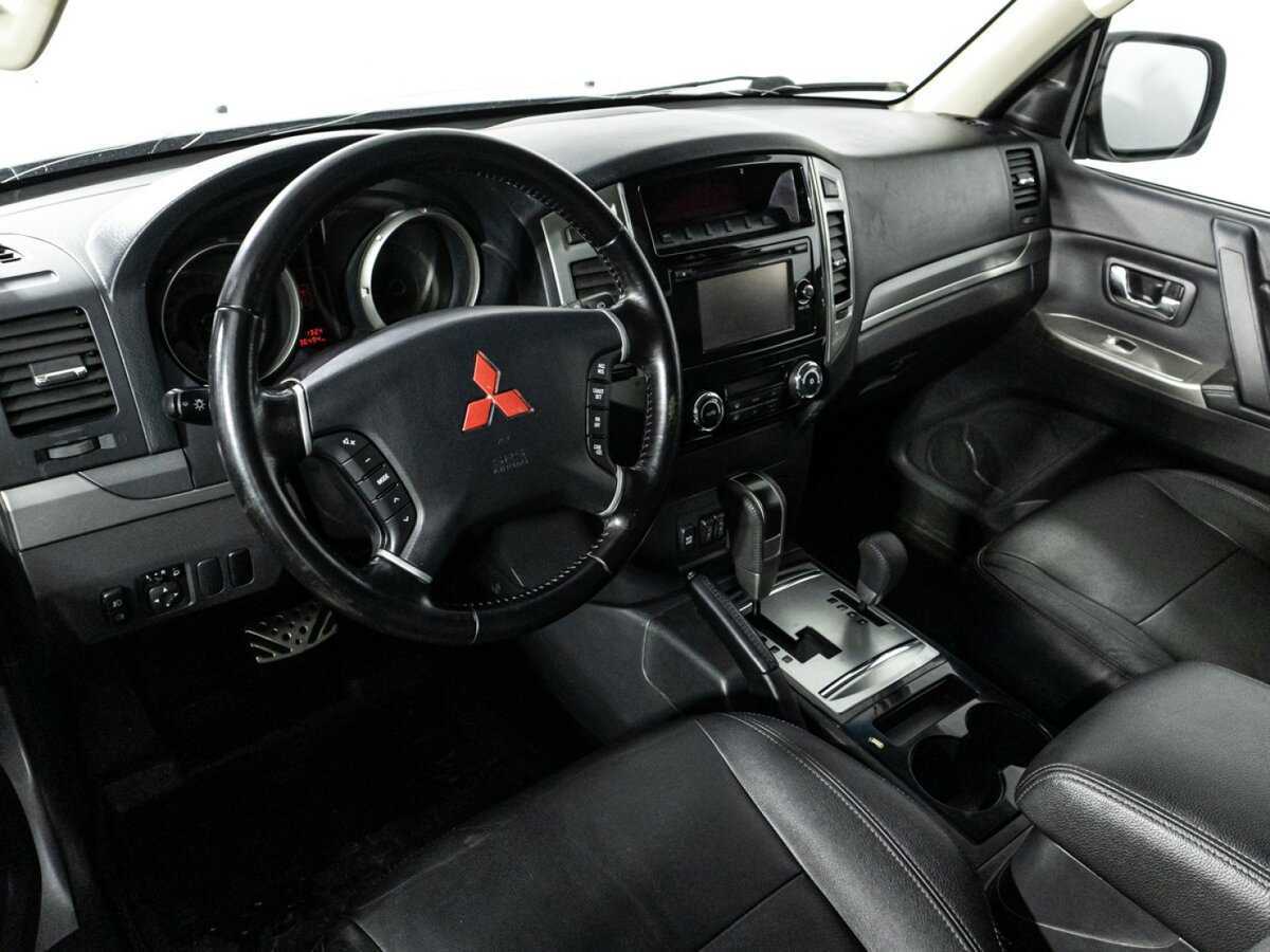 Mitsubishi Pajero 2015 года с пробегом. Фото: #8