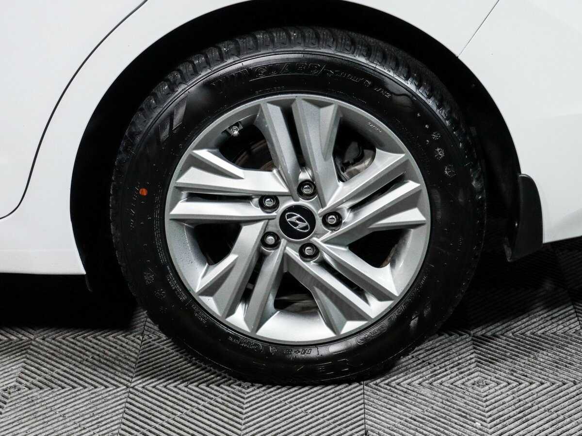 Hyundai Elantra 2020 года с пробегом. Фото: #14