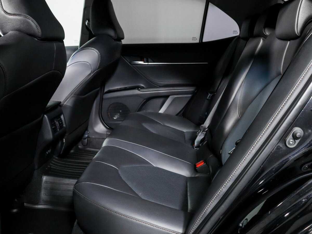 Toyota Camry 2018 года с пробегом. Фото: #6