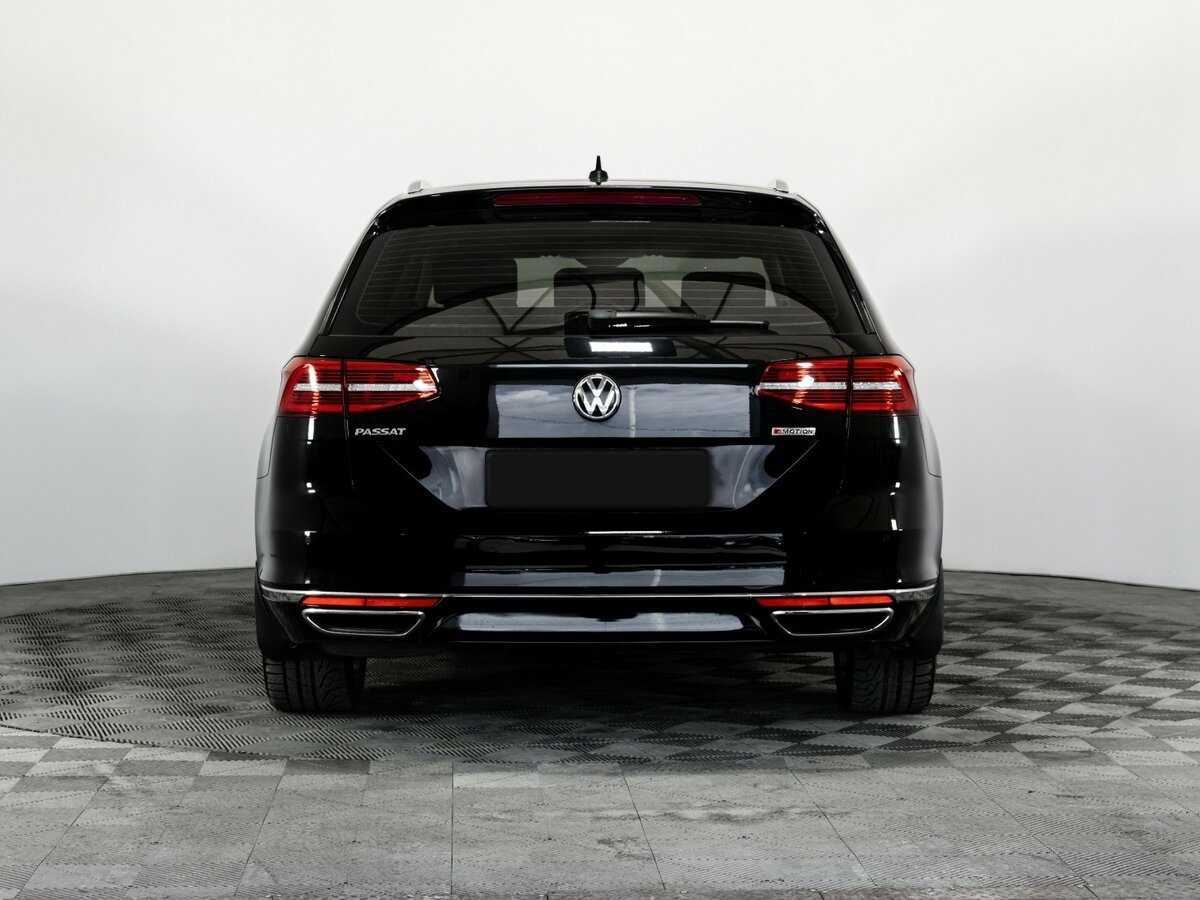 Volkswagen Passat 2018 года с пробегом. Фото: #3