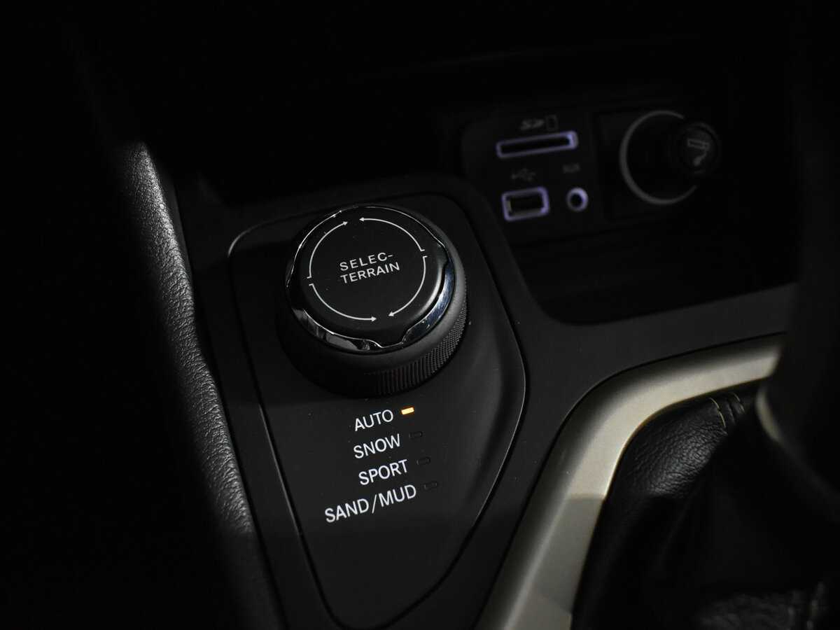 Jeep Cherokee 2014 года с пробегом. Фото: #16