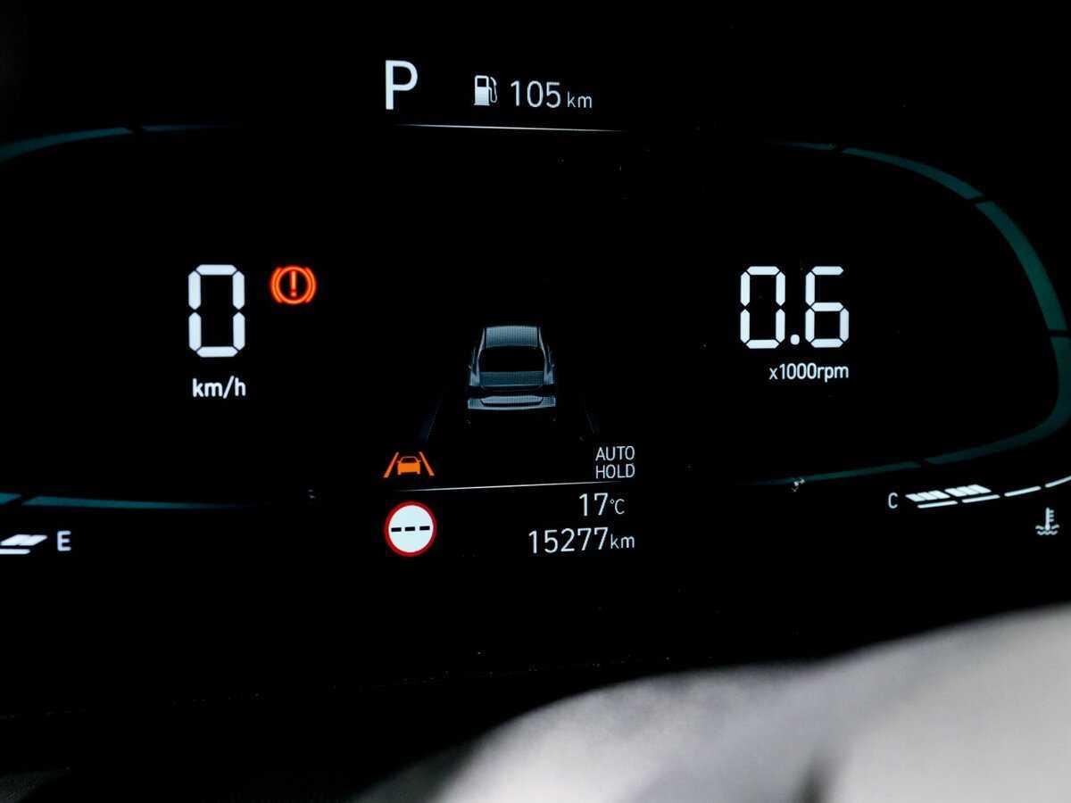 Hyundai Elantra 2023 года с пробегом. Фото: #7