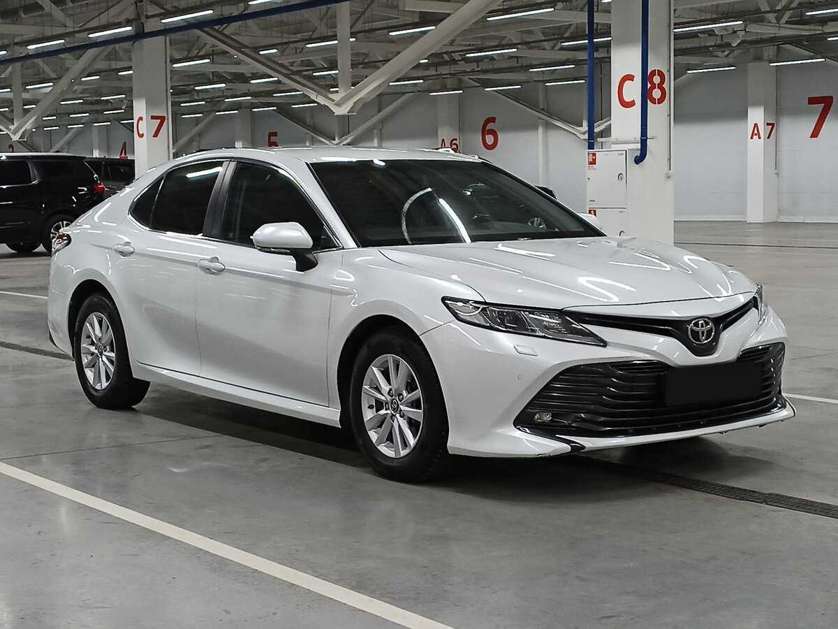 Toyota Camry 2019 года с пробегом. Фото: #2