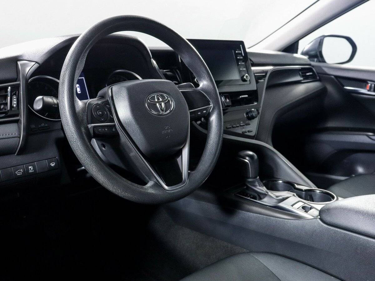 Toyota Camry 2021 года с пробегом. Фото: #13