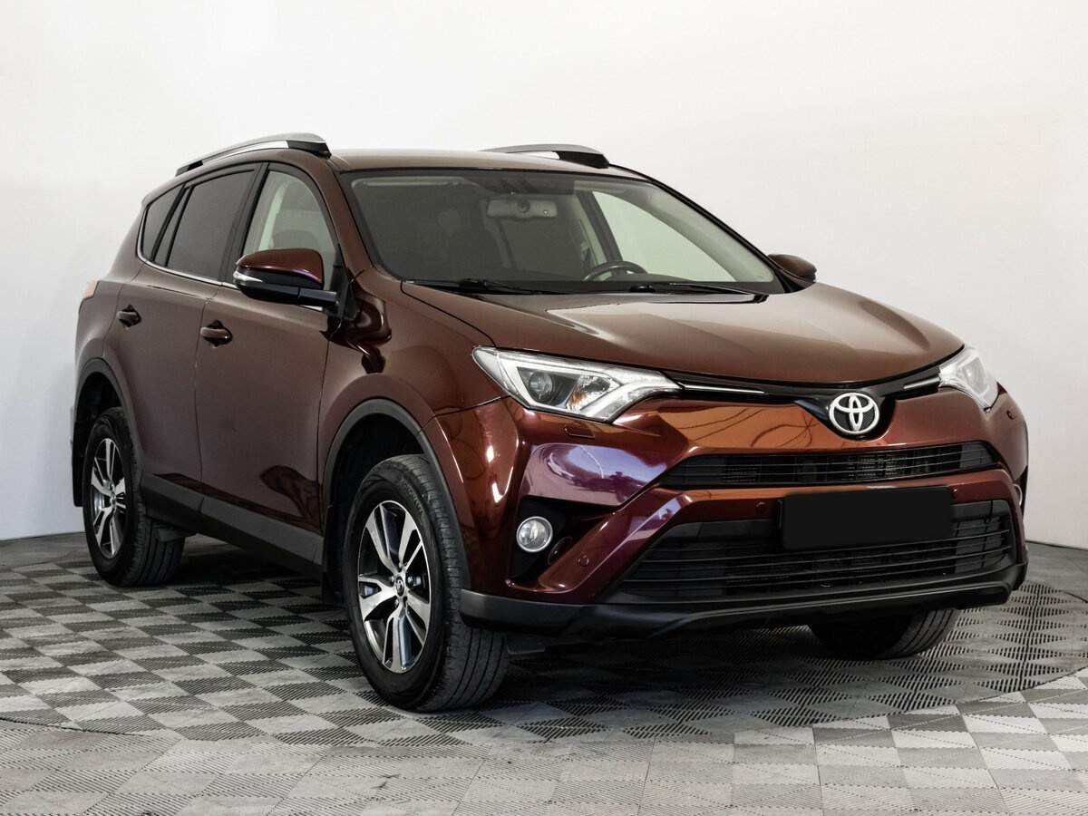 Toyota RAV4 2017 года с пробегом. Фото: #2