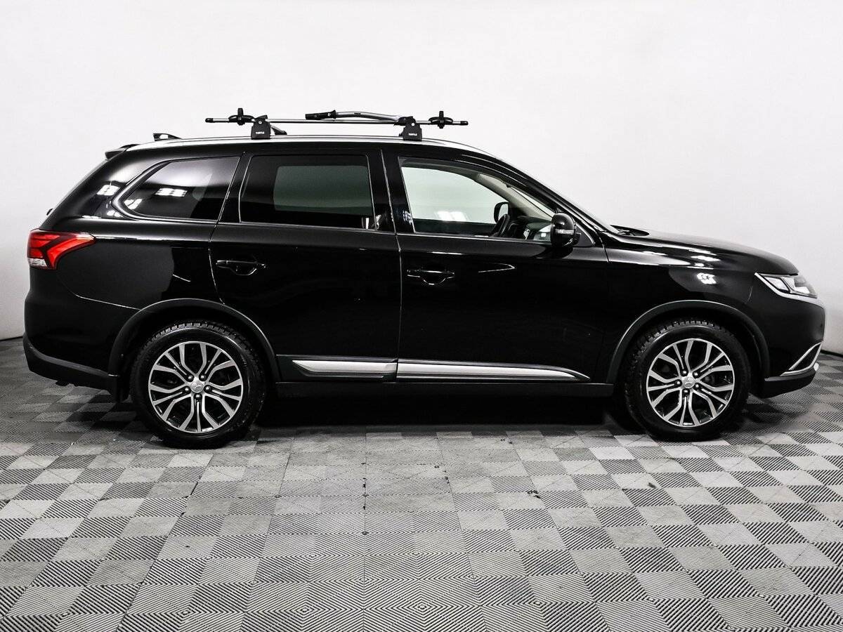 Mitsubishi Outlander 2018 года с пробегом. Фото: #3