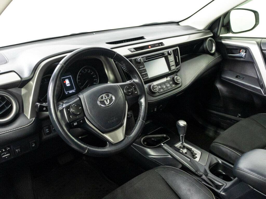 Toyota RAV4 2016 года с пробегом. Фото: #8