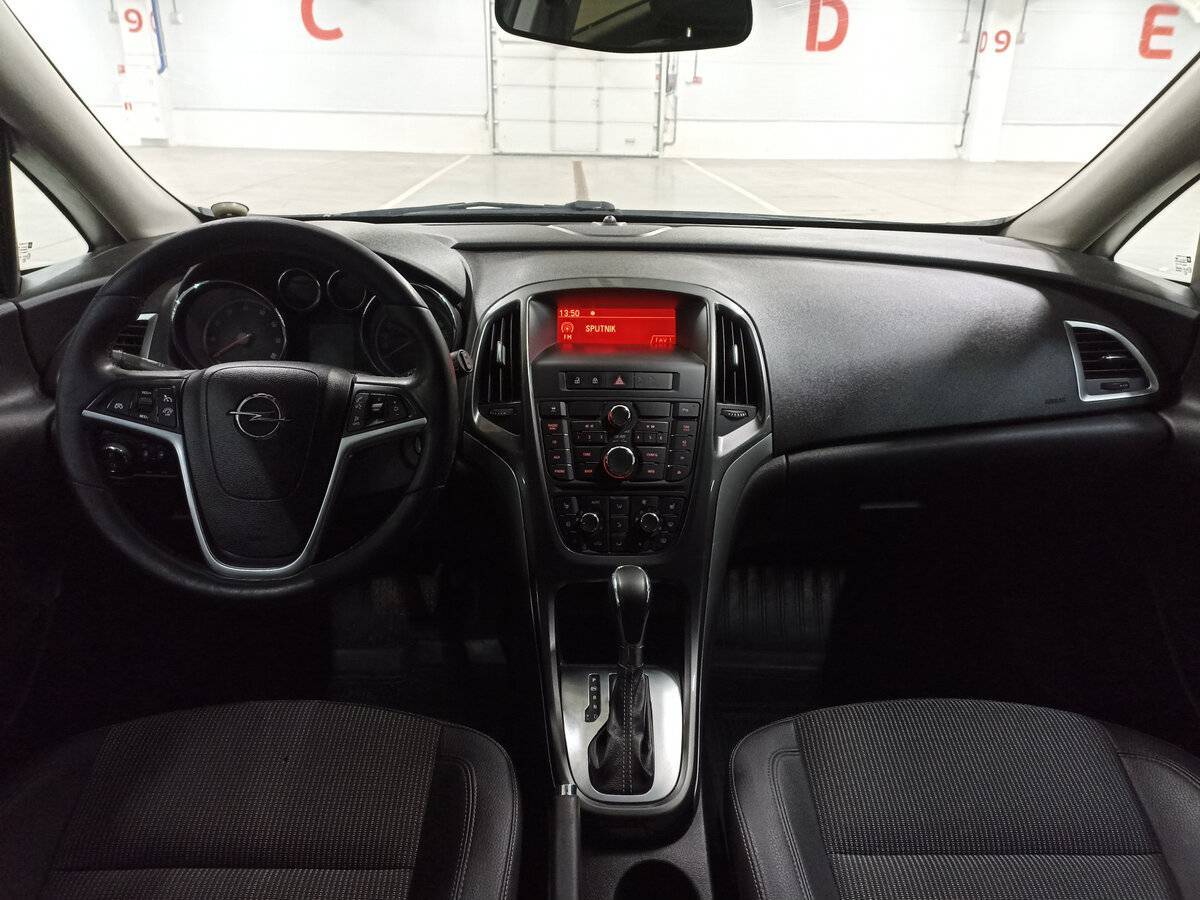 Б/У Опель Астра 2012 года. Фото: #13