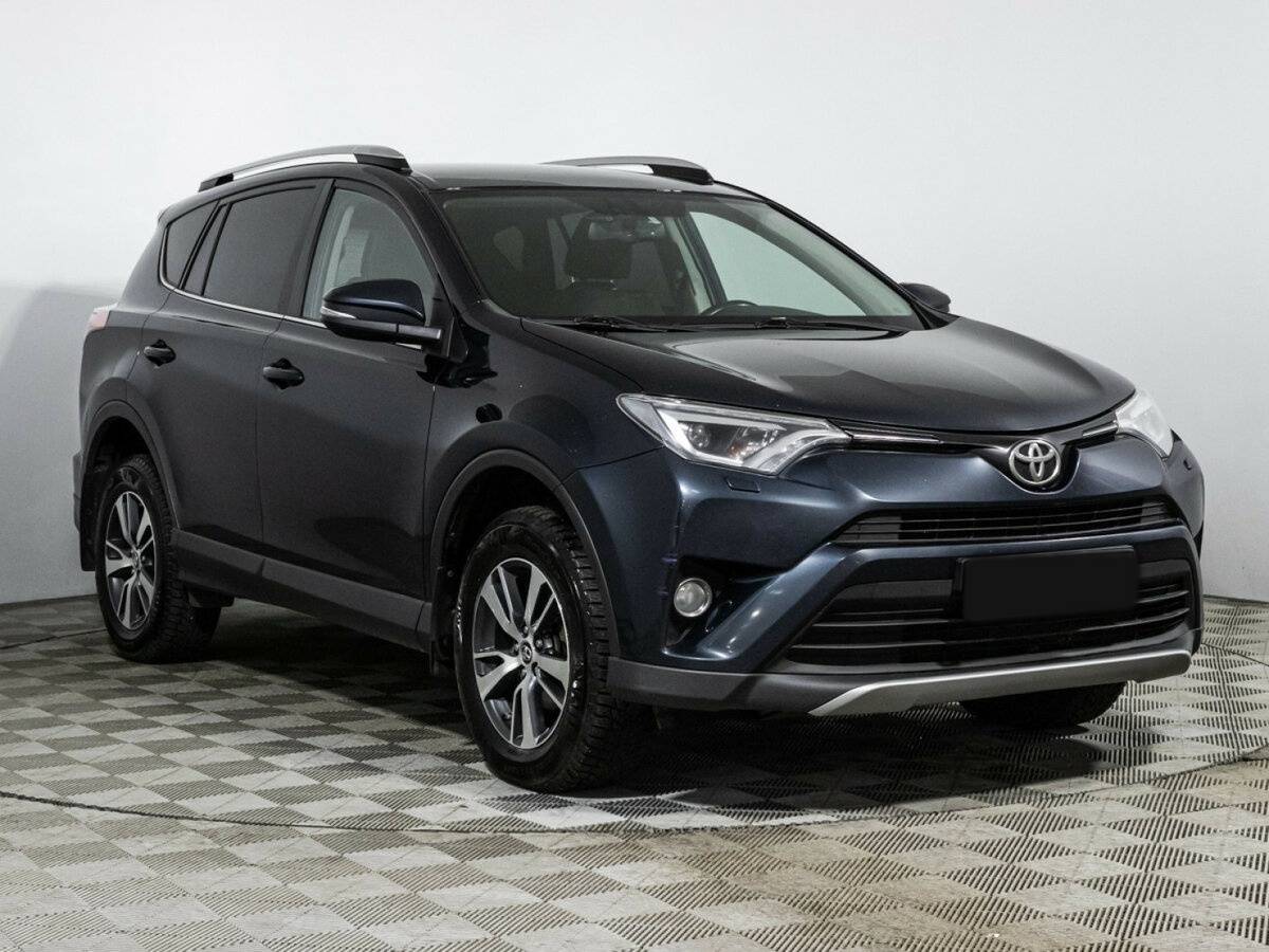 Toyota RAV4 2018 года с пробегом. Фото: #2