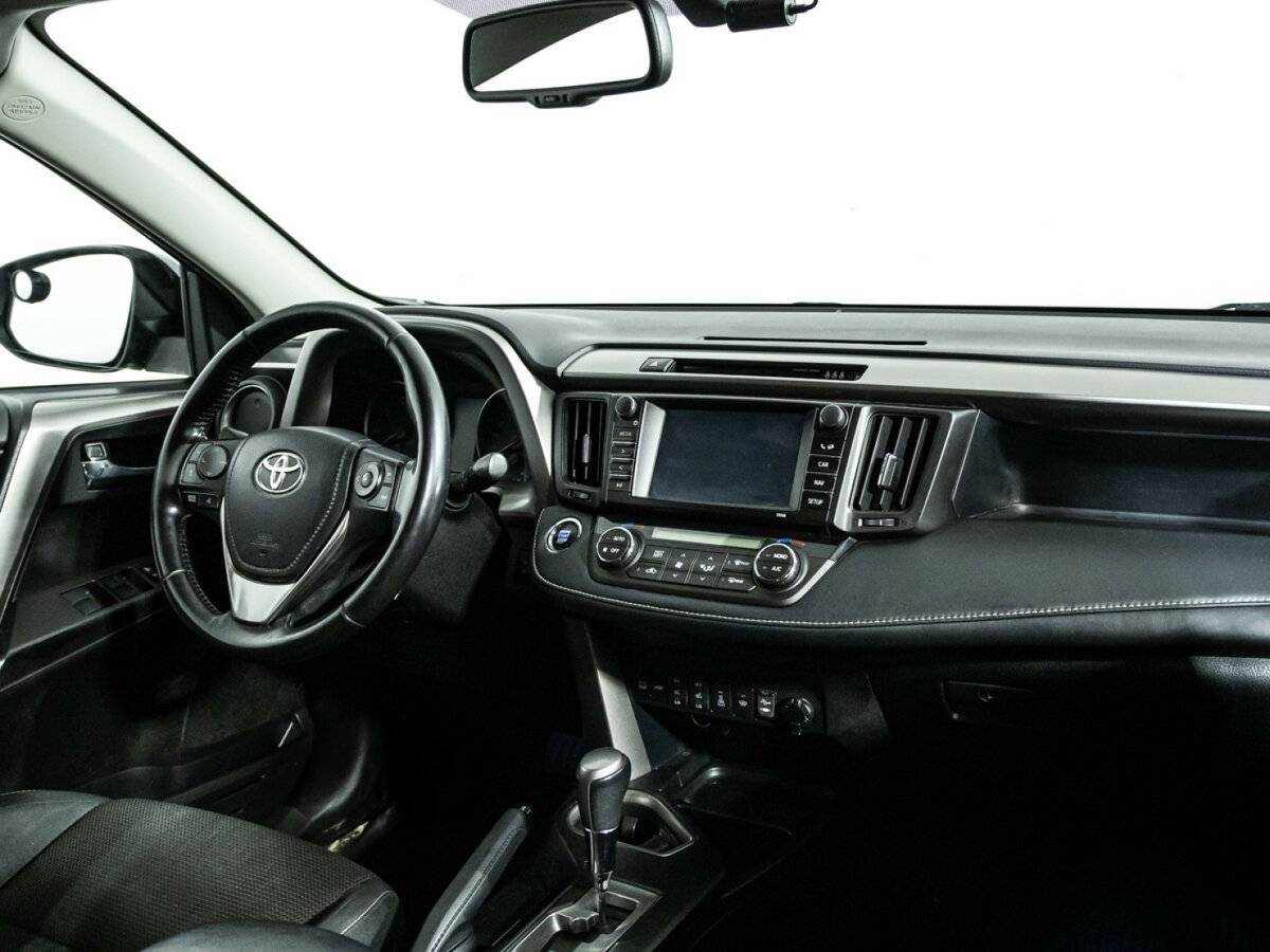 Toyota RAV4 2018 года с пробегом. Фото: #8