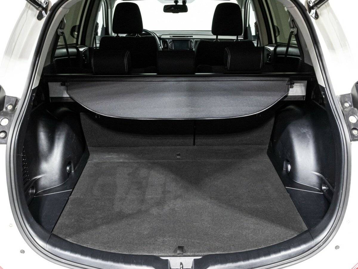 Toyota RAV4 2017 года с пробегом. Фото: #14