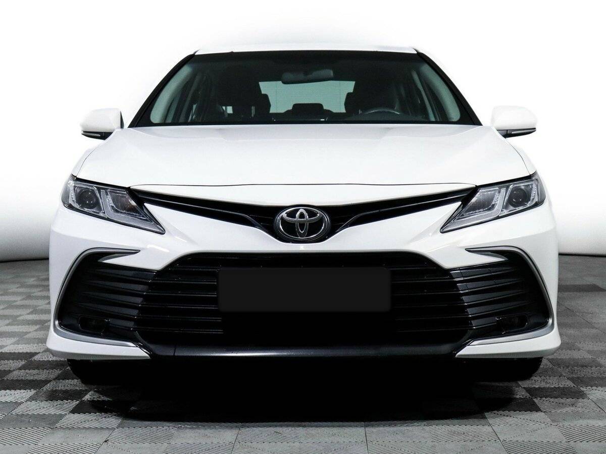 Toyota Camry 2021 года с пробегом. Фото: #1
