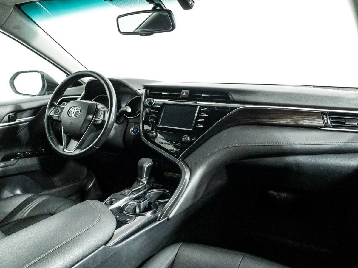 Toyota Camry 2020 года с пробегом. Фото: #8