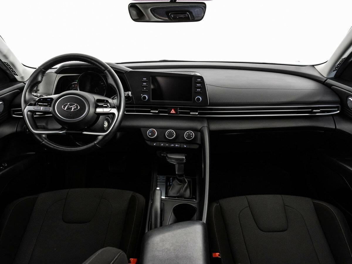 Hyundai Elantra 2021 года с пробегом. Фото: #10