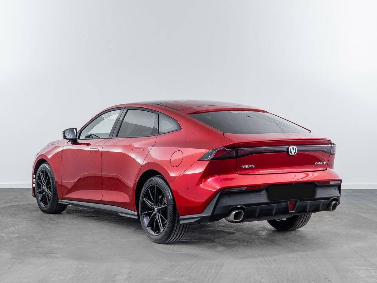 Changan UNI-V 2023 года с пробегом. Фото: #1