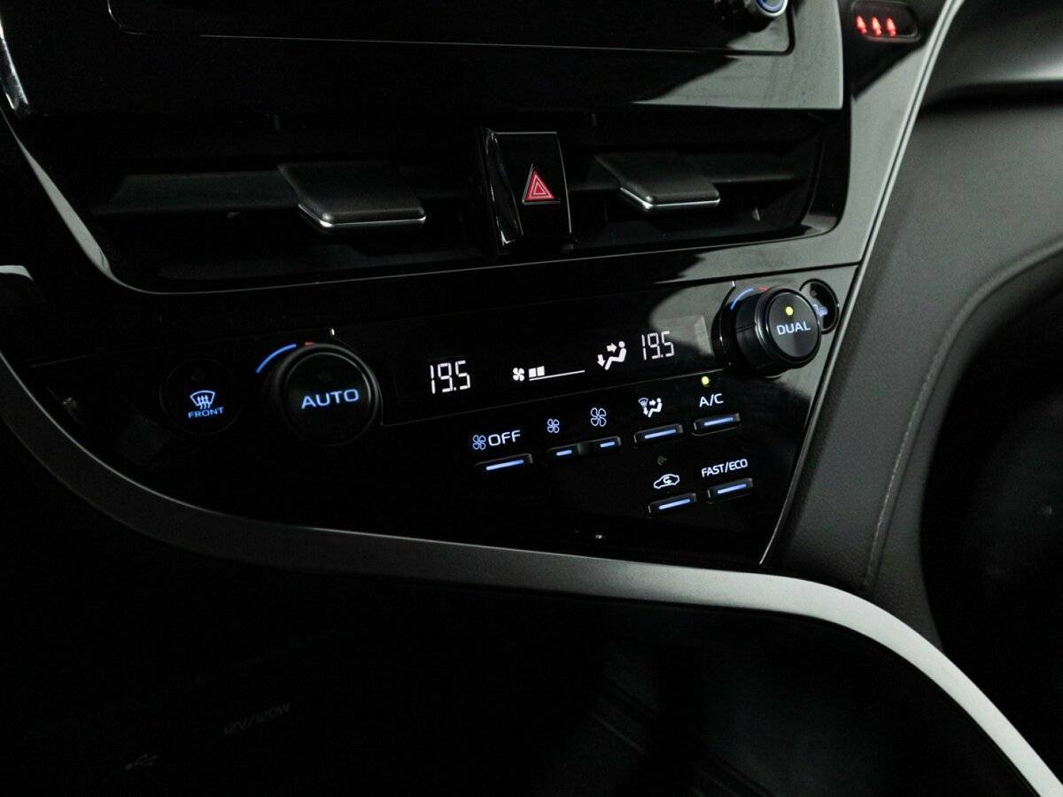 Toyota Camry 2021 года с пробегом. Фото: #16