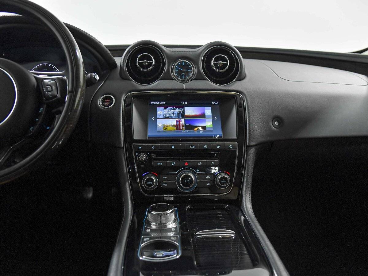 Jaguar XJ 2016 года с пробегом. Фото: #11