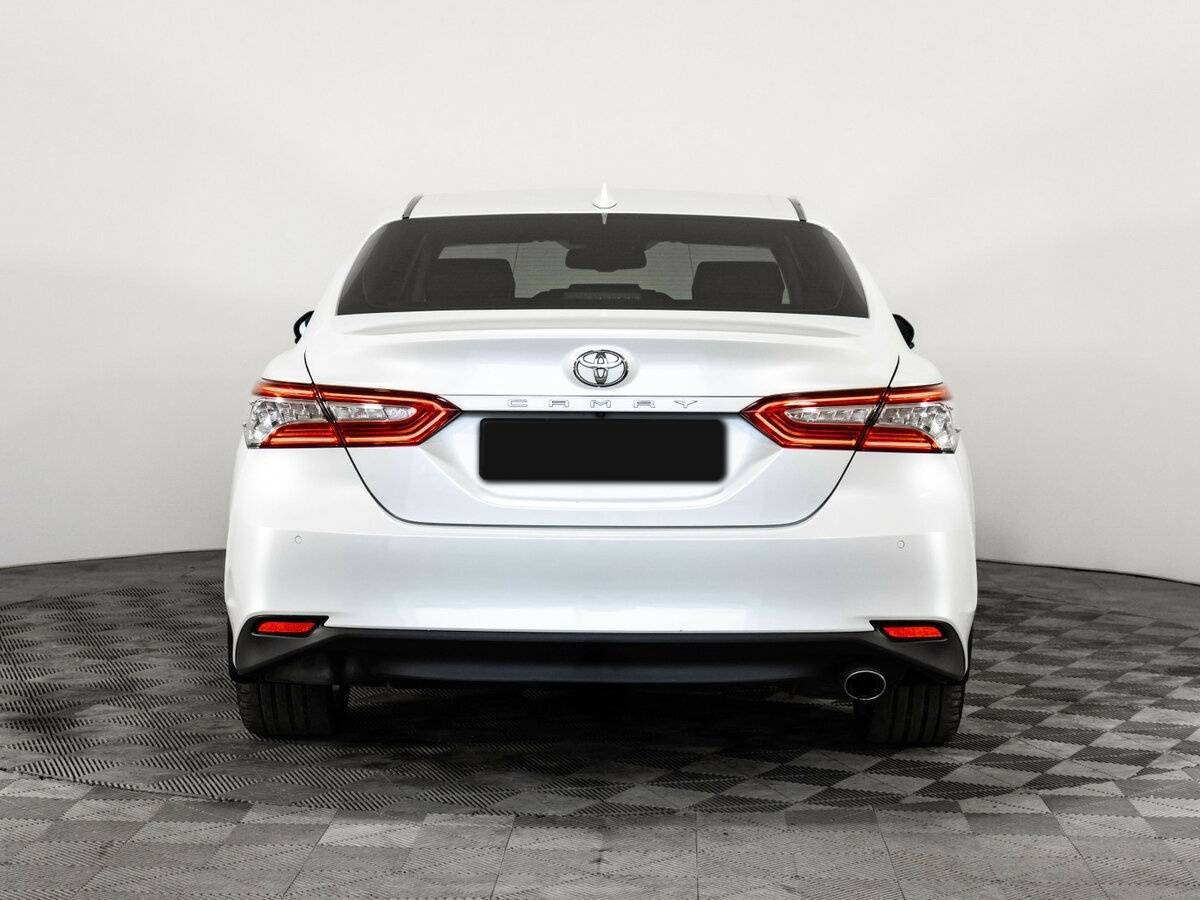 Toyota Camry 2018 года с пробегом. Фото: #6
