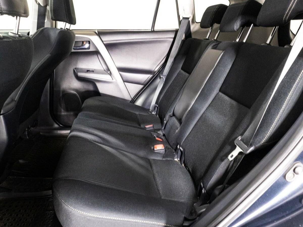 Toyota RAV4 2015 года с пробегом. Фото: #9