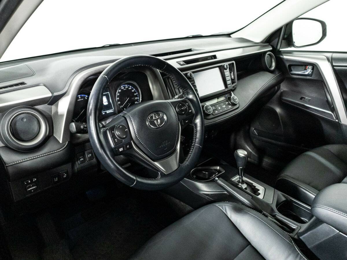 Toyota RAV4 2017 года с пробегом. Фото: #10