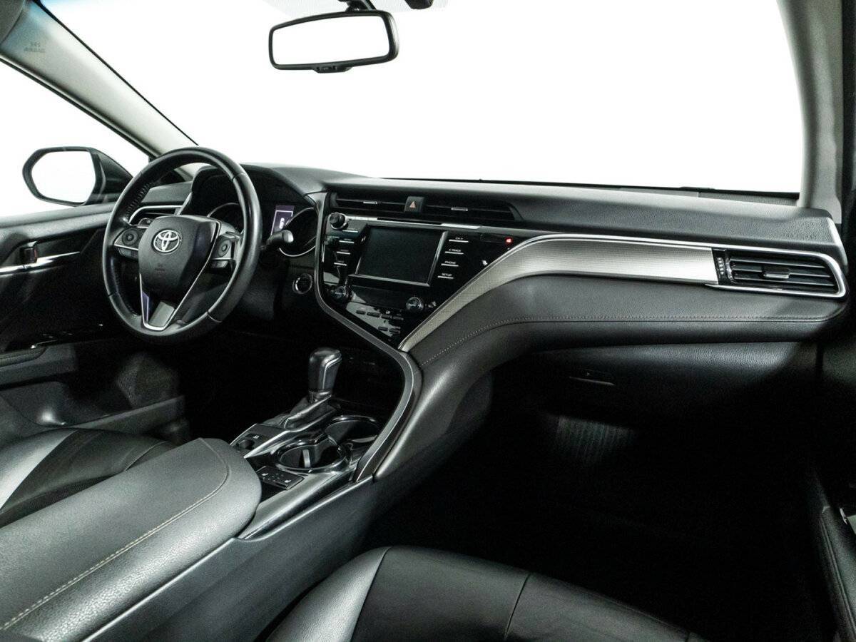 Toyota Camry 2018 года с пробегом. Фото: #8