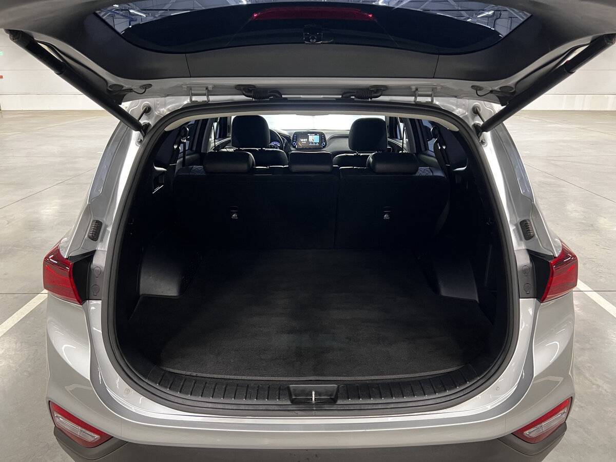 Hyundai Santa Fe 2019 года с пробегом. Фото: #9