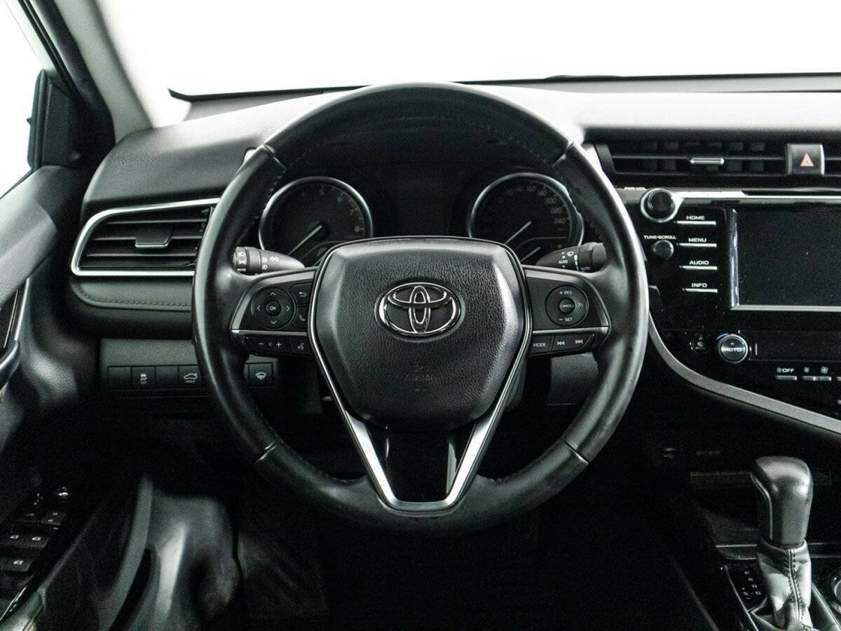 Toyota Camry 2020 года с пробегом. Фото: #18