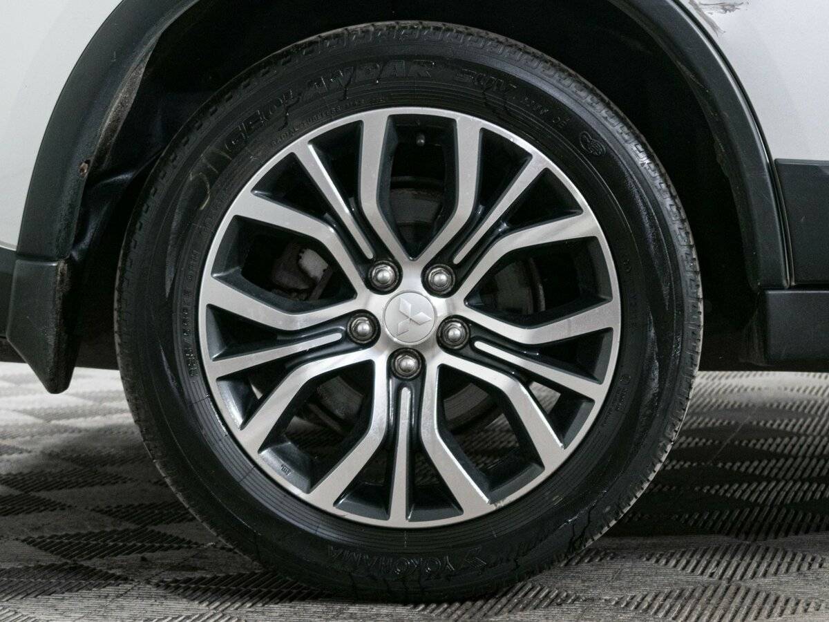 Mitsubishi Outlander 2015 года с пробегом. Фото: #17