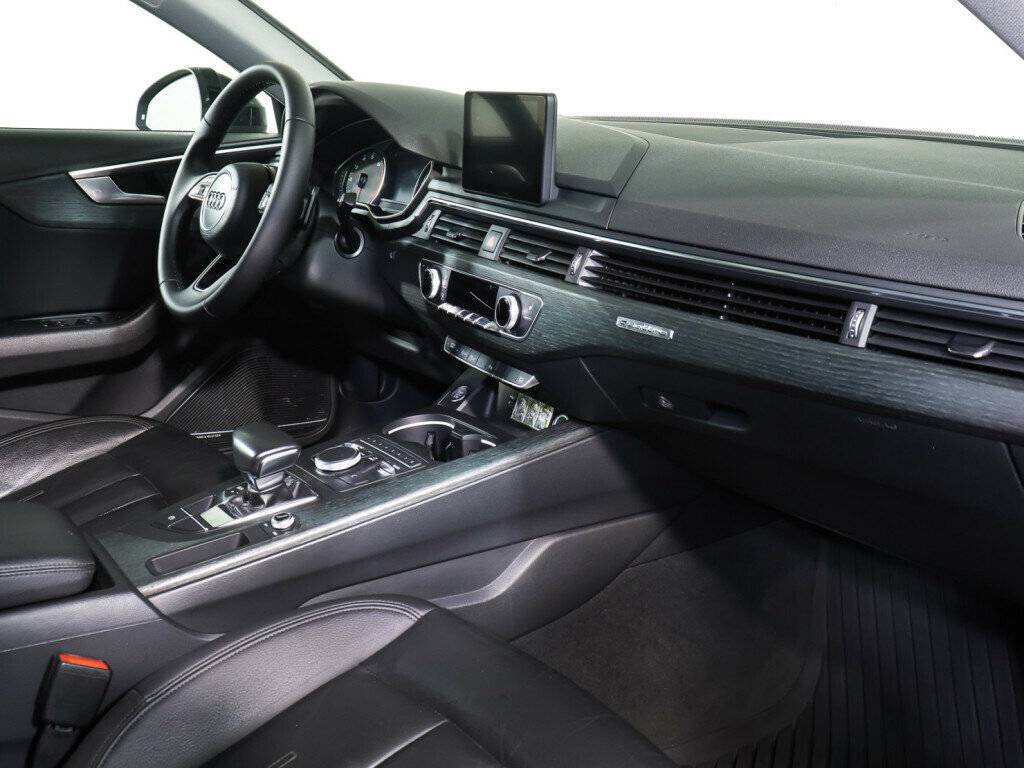 Audi A4 2017 года с пробегом. Фото: #9