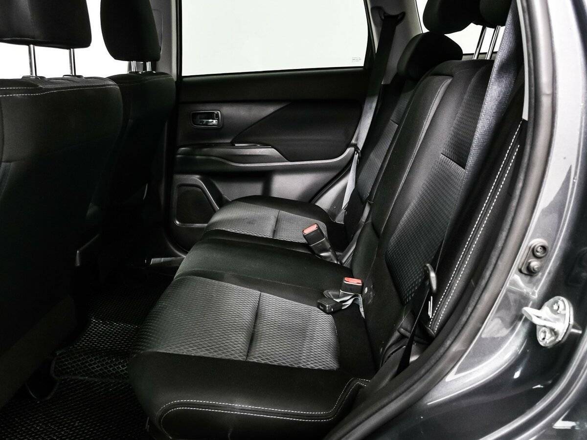 Mitsubishi Outlander 2018 года с пробегом. Фото: #11