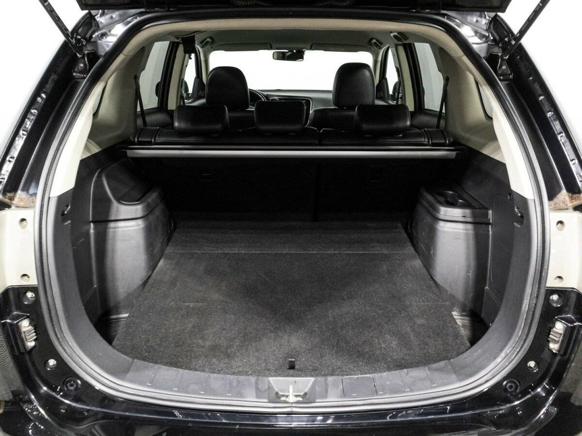 Б/У Митсубиши Оутлэндер 2013 года. Фото: #14