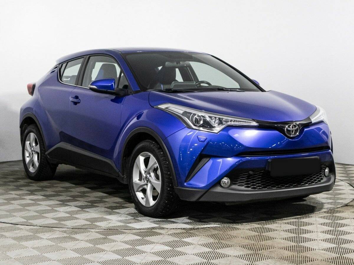 Toyota C-HR 2019 года с пробегом. Фото: #2