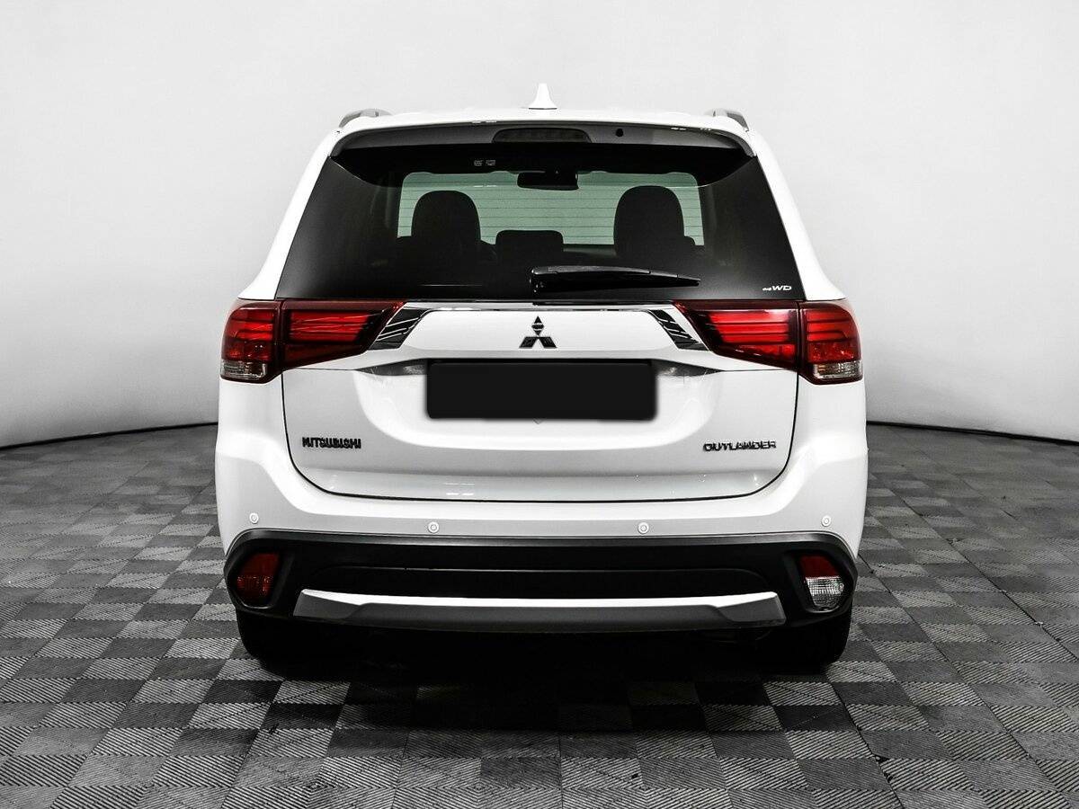 Mitsubishi Outlander 2017 года с пробегом. Фото: #5