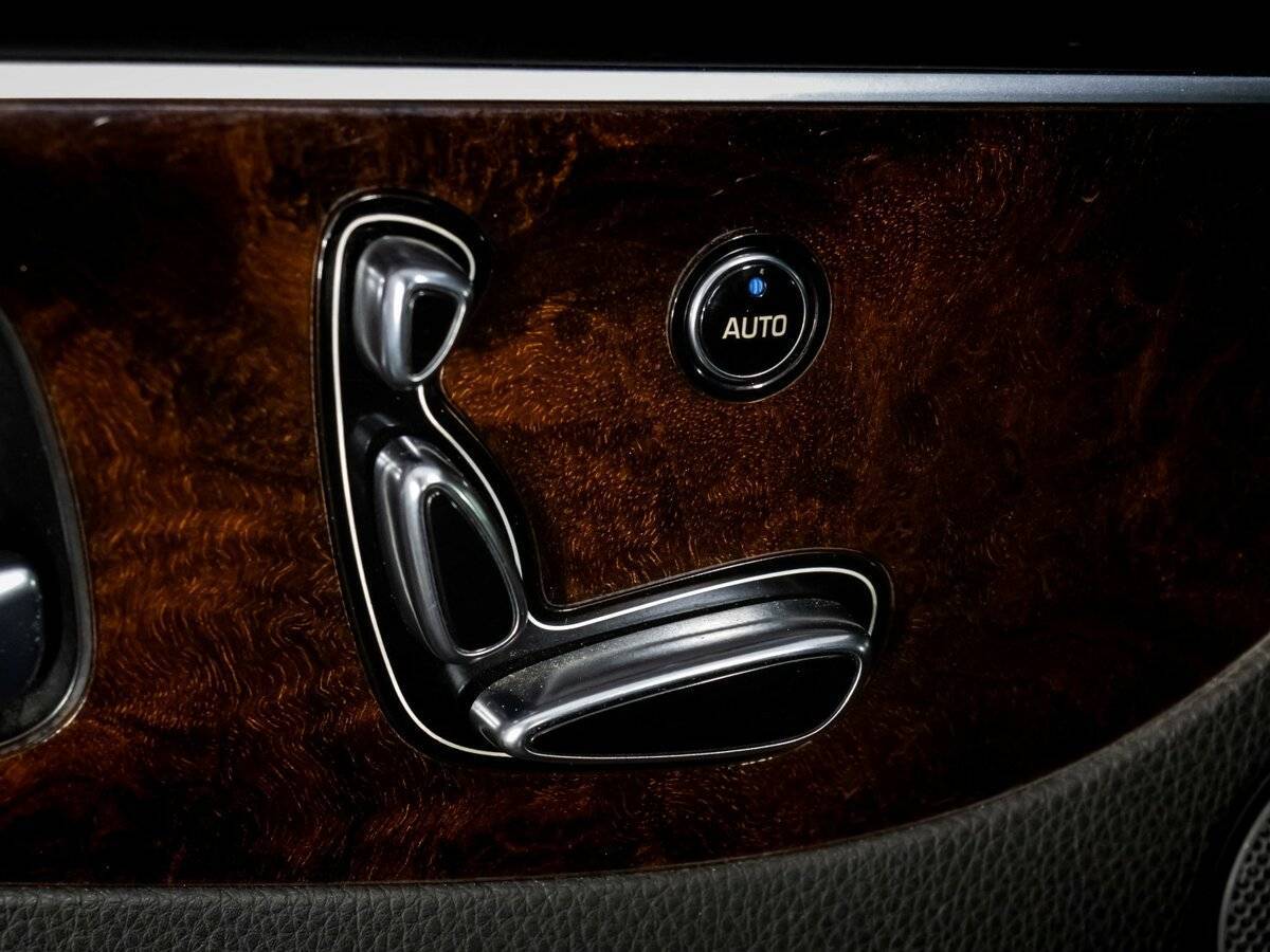 Hyundai Equus 2015 года с пробегом. Фото: #32