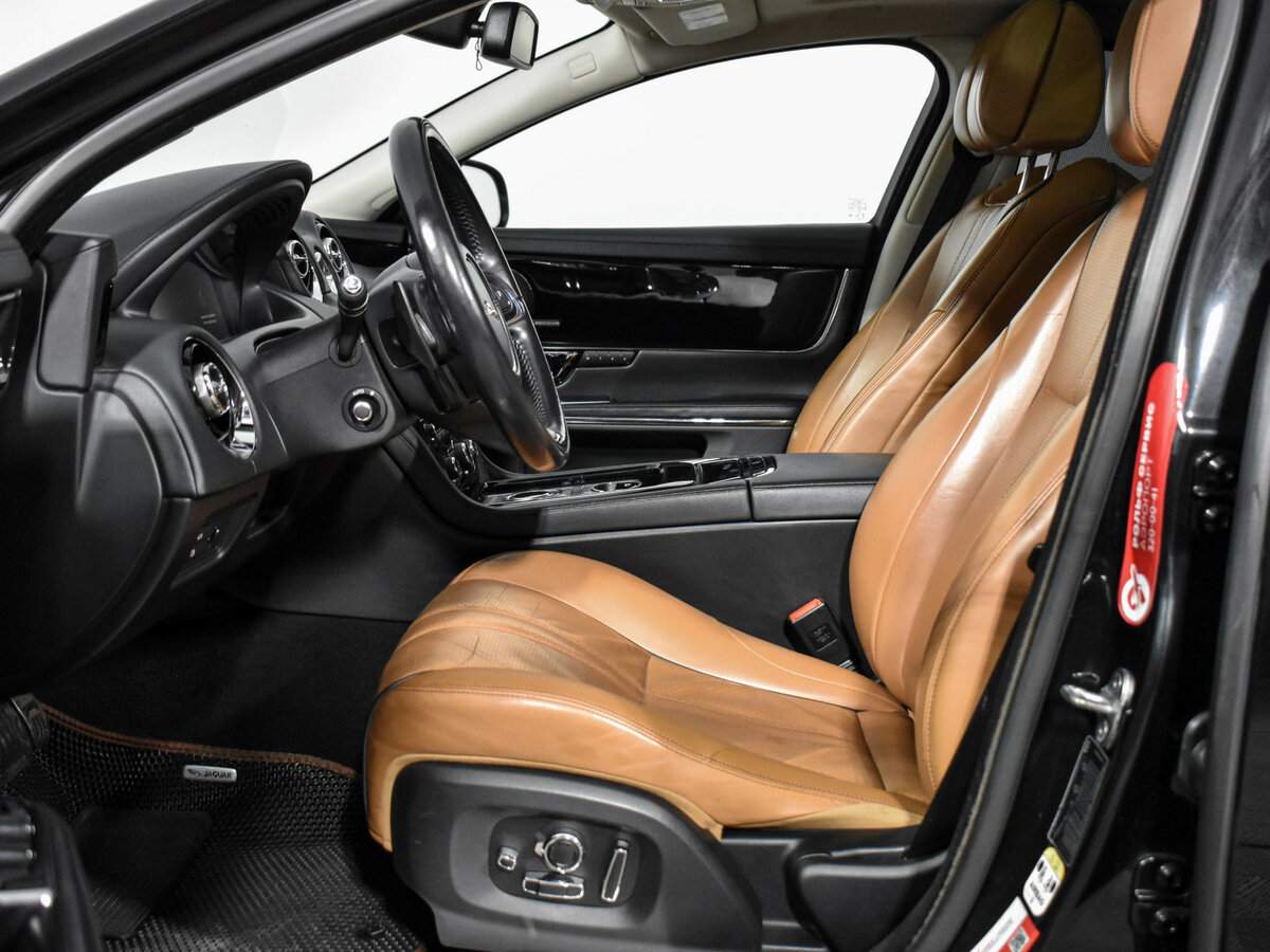 Jaguar XJ 2016 года с пробегом. Фото: #10