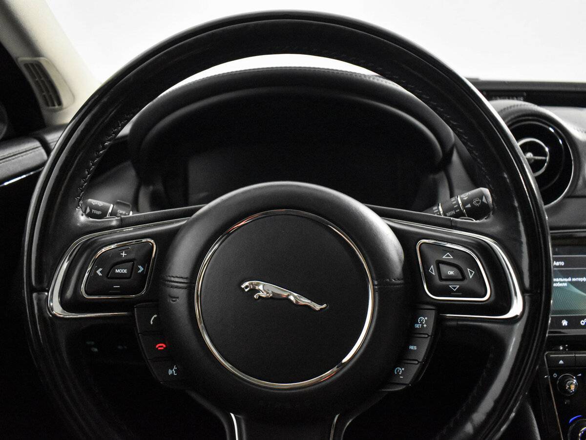 Jaguar XJ 2016 года с пробегом. Фото: #19