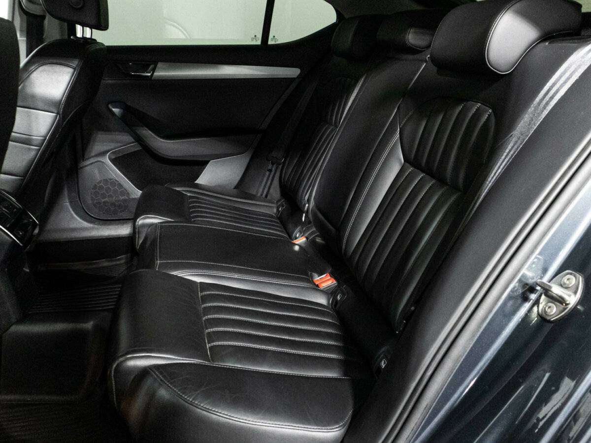 Skoda Superb 2018 года с пробегом. Фото: #9