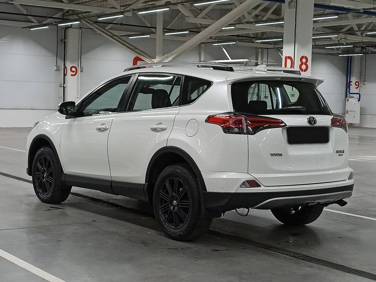 Toyota RAV4 2017 года с пробегом. Фото: #6