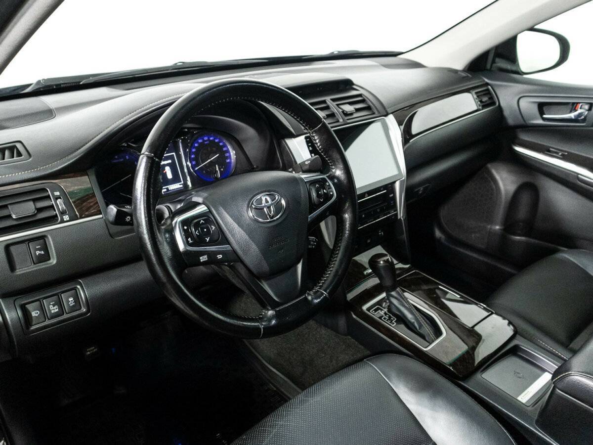 Toyota Camry 2017 года с пробегом. Фото: #10
