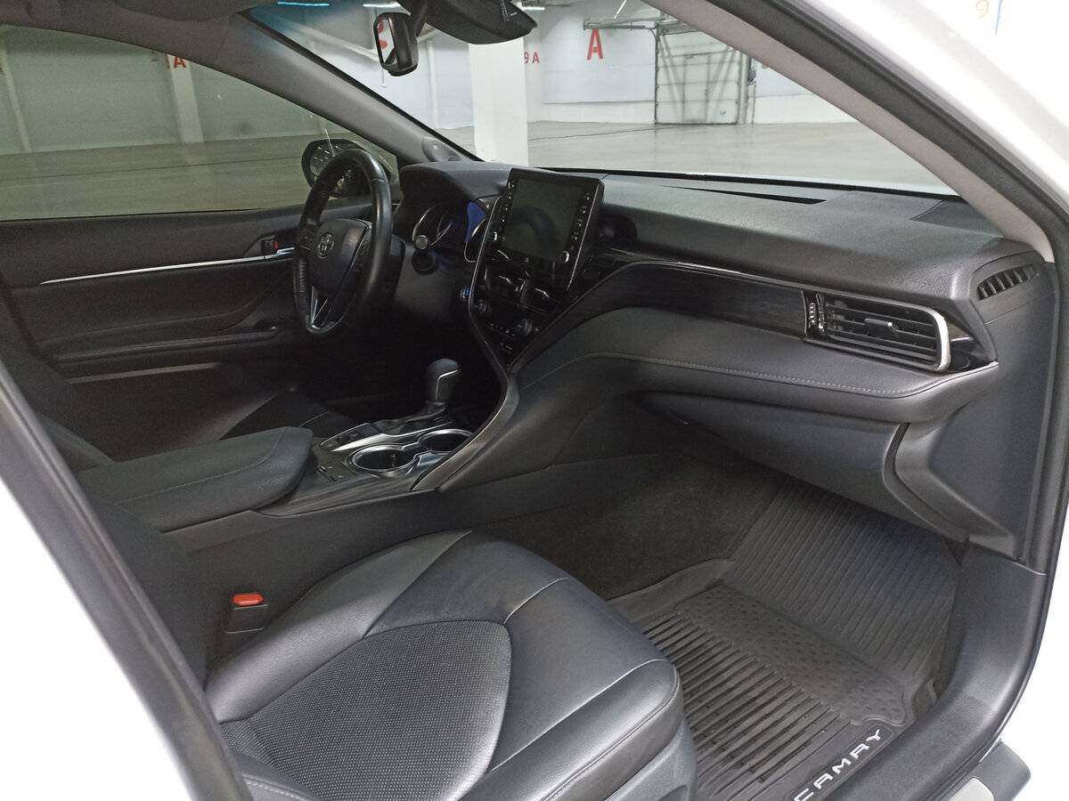 Toyota Camry 2021 года с пробегом. Фото: #10