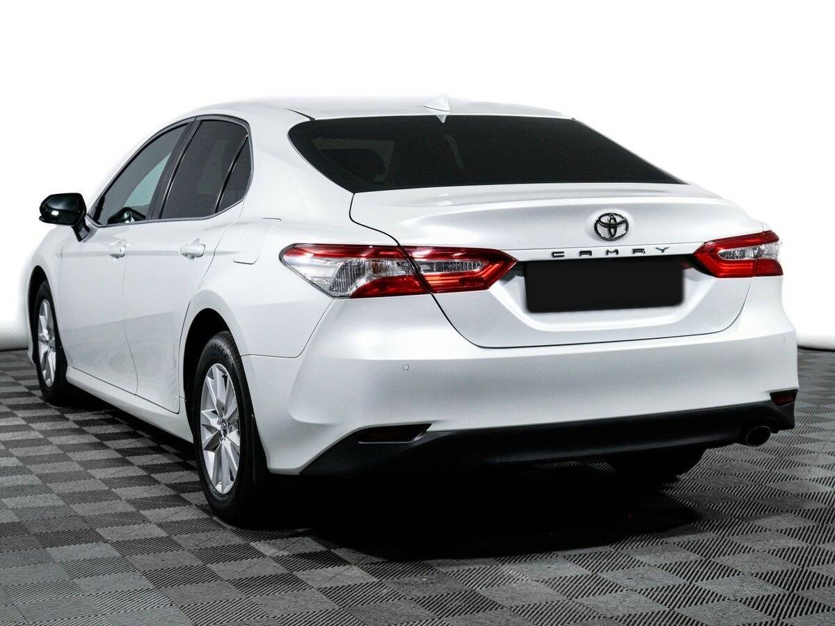 Toyota Camry 2019 года с пробегом. Фото: #6